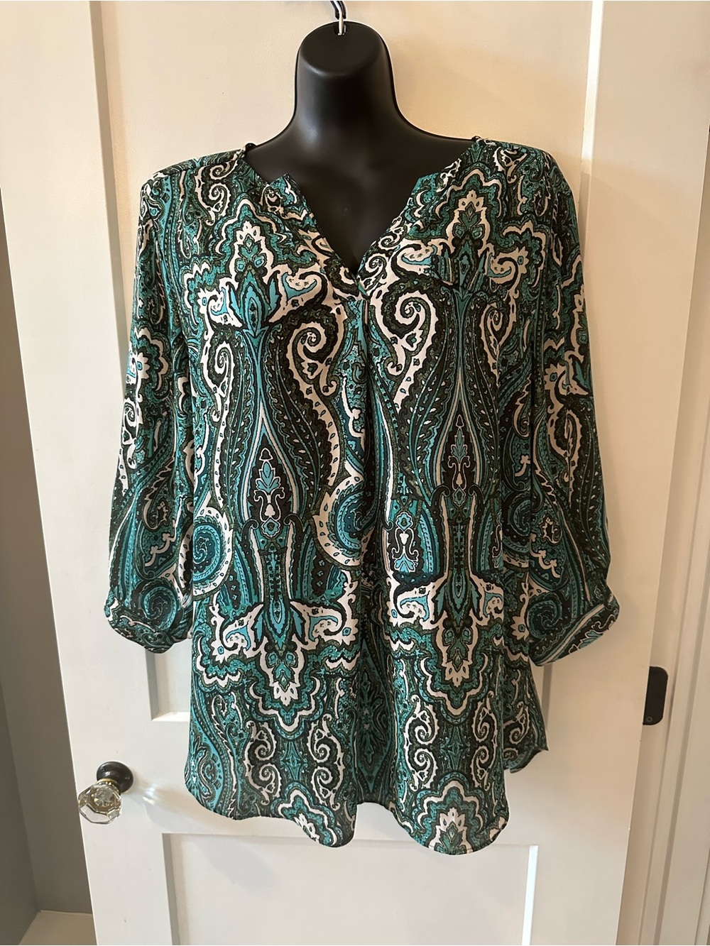 Sami & Jo Teal Green Paisley V-Neck Tunic Blouse